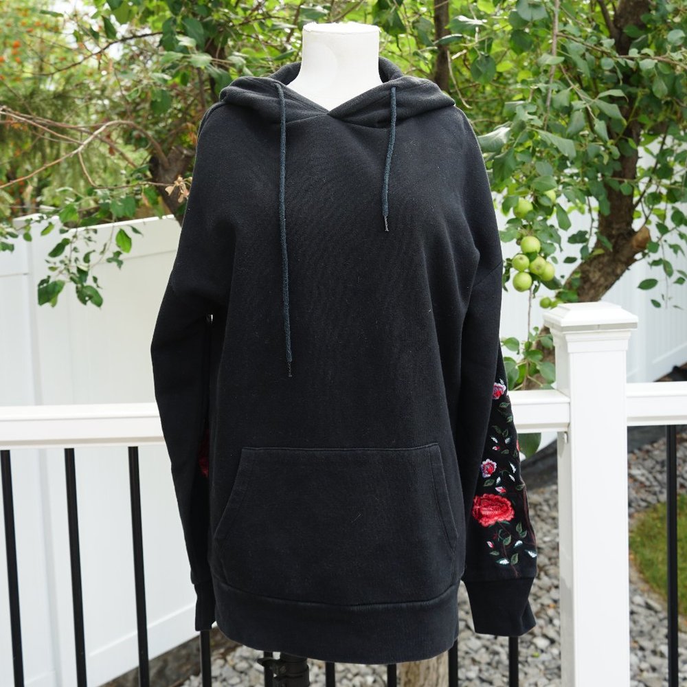 Oversized Rose Embroidered Black Hoodie